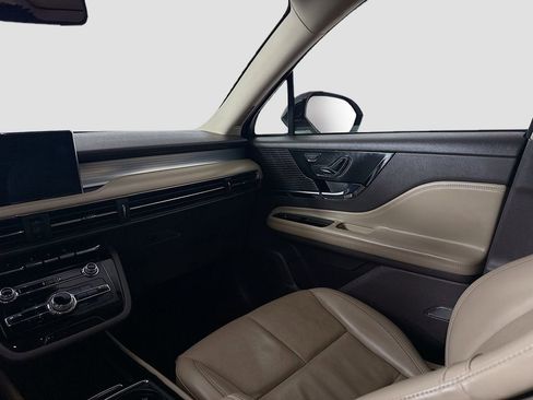 Used 2022 Lincoln Corsair FWD w/ Premium Package image 15