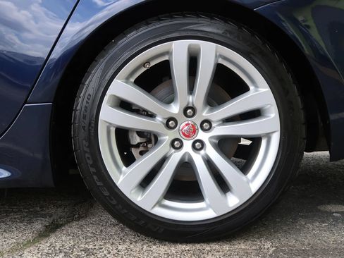 Used 2016 Jaguar XJ R-Sport RWD image 58