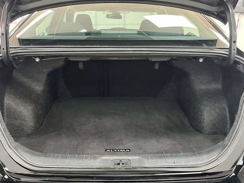 Used 2025 Nissan Altima 2.5 SV FWD image 21