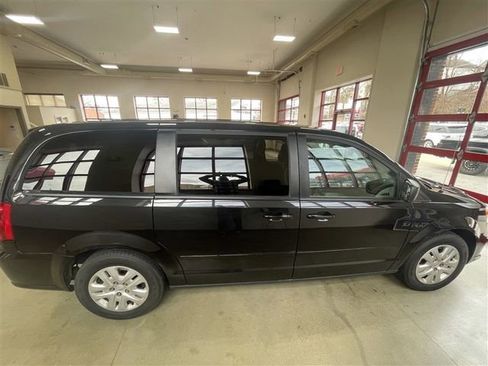 Used 2017 Dodge Grand Caravan SE w/ Power Window Group image 8