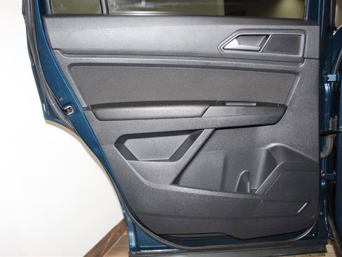 Used 2018 Volkswagen Atlas S image 32