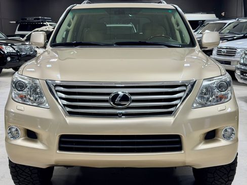 Used 2011 Lexus LX 570 4WD w/ Luxury Pkg w/Pre-crash image 5