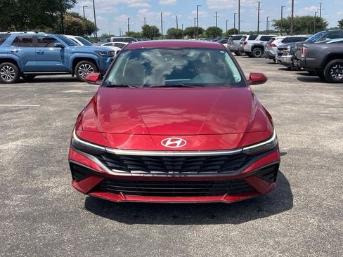 Used 2024 Hyundai Elantra SEL FWD image 2