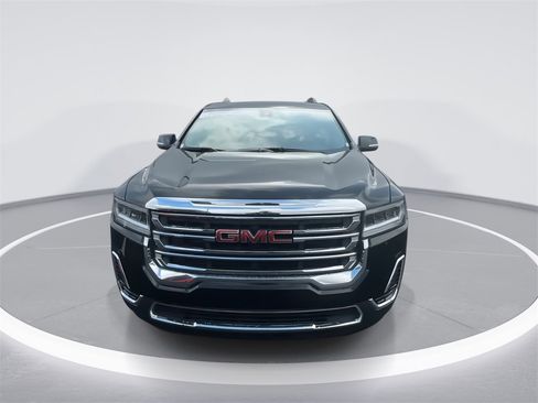 Used 2023 GMC Acadia SLE w/ Driver Convenience Package image 3