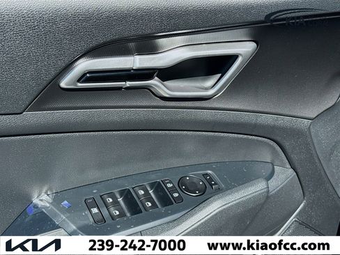 New 2026 Kia Sportage LX image 22
