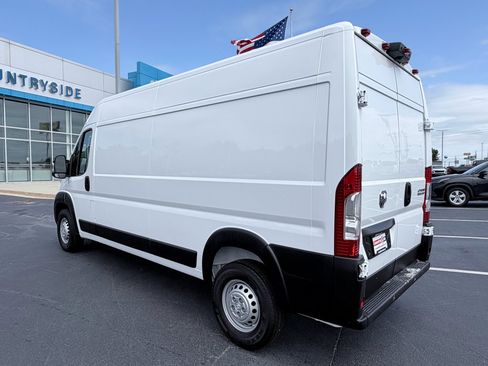 Used 2026 RAM ProMaster 2500 w/ Convenience Group FWD image 8