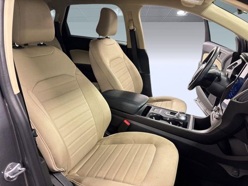 Used 2021 Ford Edge SE image 30