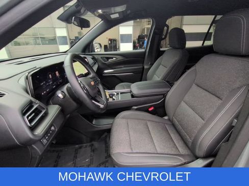Certified 2024 Chevrolet Traverse LT w/ Trailering Package AWD/4WD image 19