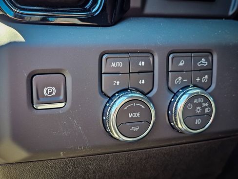 New 2026 GMC Sierra 2500 AT4 w/ AT4 Premium Plus Package AWD/4WD image 19