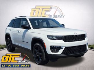 Used 2023 Jeep Grand Cherokee Limited w/ Black Appearance Package AWD/4WD video 1