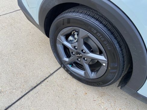 Used 2025 Kia K4 LXS image 31