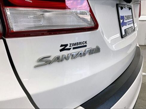 Used 2018 Hyundai Santa Fe AWD image 9