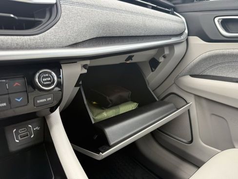Certified 2022 Jeep Compass Latitude w/ Convenience Group image 28