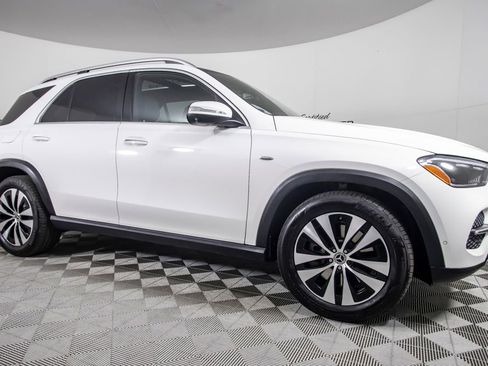 Used 2025 Mercedes-Benz GLE 450e 4MATIC image 2