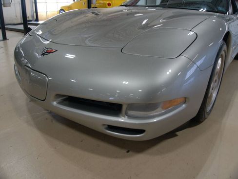 Used 2001 Chevrolet Corvette Convertible w/ Preferred Equipment Group2 image 10