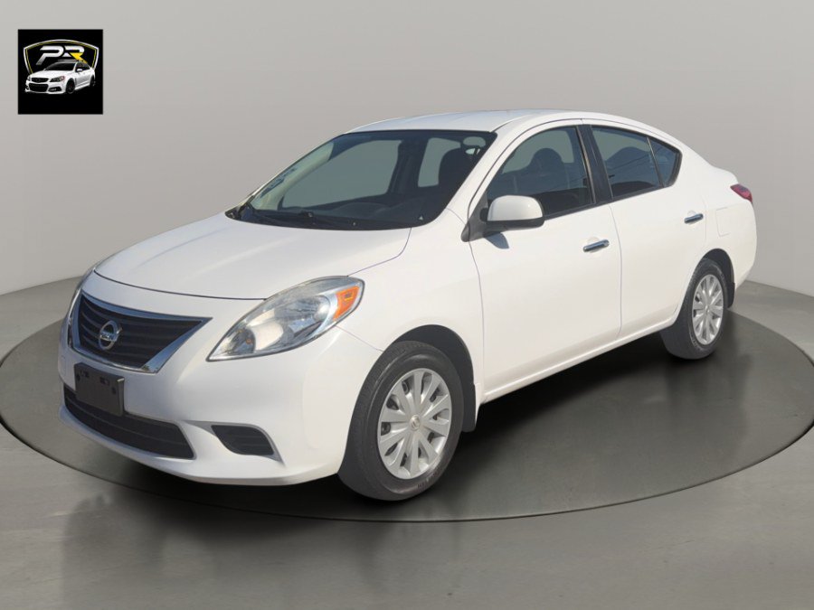 Used 2012 Nissan Versa SV FWD image 1