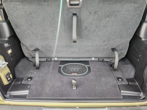 Used 2025 Jeep Wrangler Rubicon AWD/4WD image 25