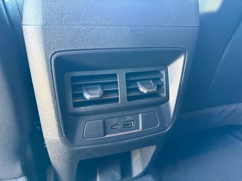 Used 2025 GMC Canyon AT4 w/ Technology Plus Package AWD/4WD image 23