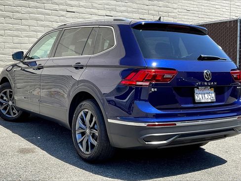 Certified 2022 Volkswagen Tiguan SE w/ Panoramic Sunroof Package image 10