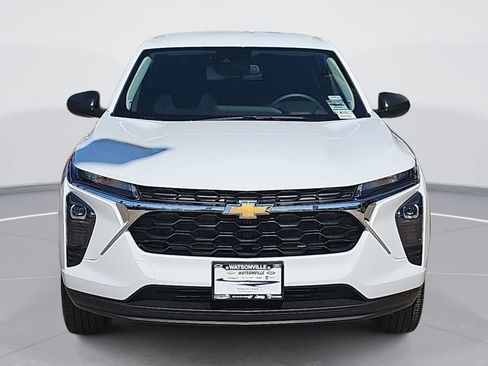 New 2026 Chevrolet Trax LS w/ Driver Confidence Package FWD image 8