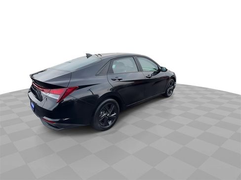 Used 2021 Hyundai Elantra SEL w/ Convenience Package image 8