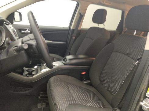 Used 2020 Dodge Journey SE FWD image 17