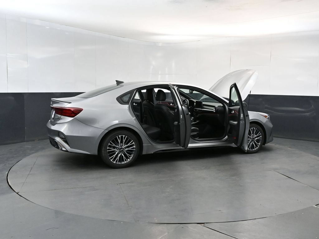 Certified 2022 Kia Forte GT-Line FWD image 26