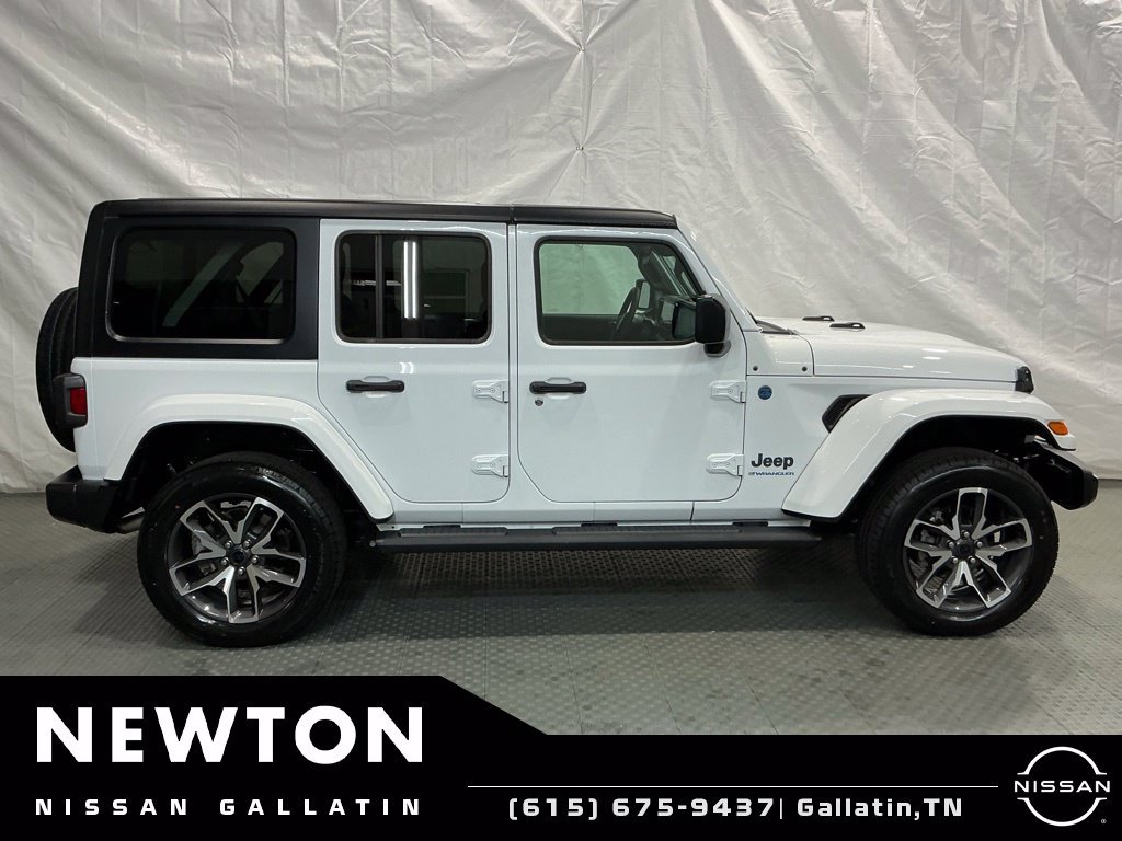 Used 2024 Jeep Wrangler Unlimited w/ Convenience Group AWD/4WD image 4