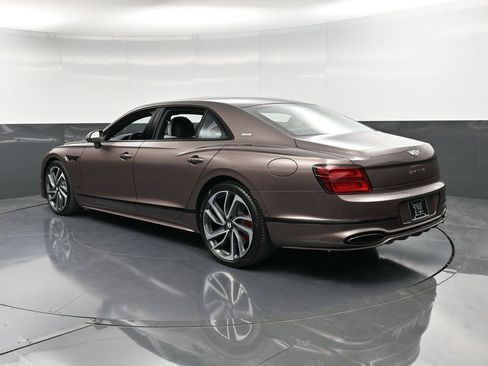 Certified 2025 Bentley Flying Spur Speed image 3