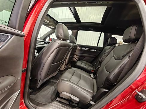 Used 2022 Cadillac XT6 Premium Luxury w/ LPO, Floor Liner Package AWD/4WD image 30