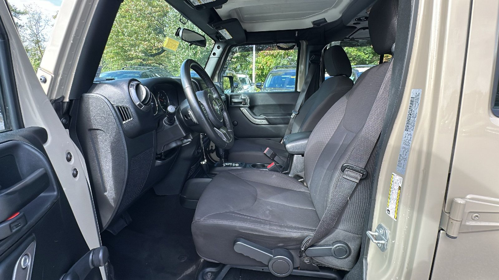 Used 2017 Jeep Wrangler Unlimited Sport w/ Connectivity Group AWD/4WD image 13