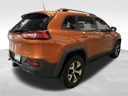 Used 2016 Jeep Cherokee Trailhawk w/ Cold Weather Group image 5