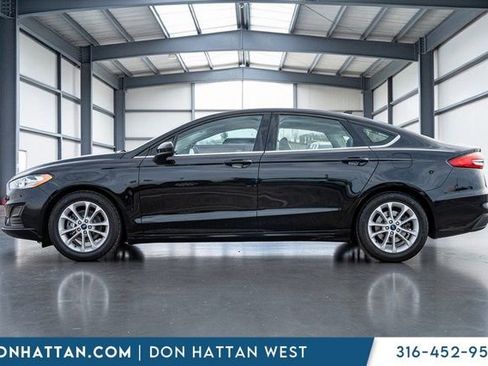Used 2020 Ford Fusion SE w/ Fleet SE Value Package image 2