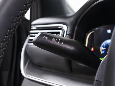 Used 2025 Jeep Wagoneer Series II w/ 8-Passenger Seating Package image 23