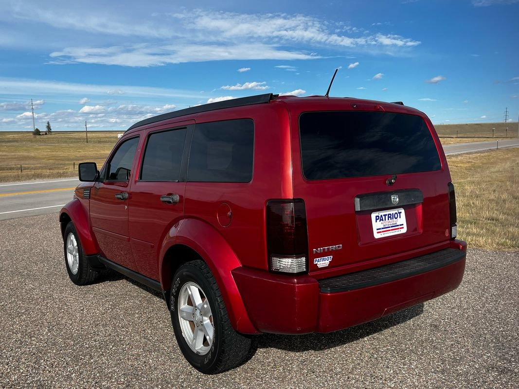 Used 2007 Dodge Nitro SXT RWD image 3