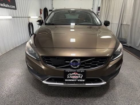Used 2015 Volvo V60 T5 Cross Country AWD/4WD image 2