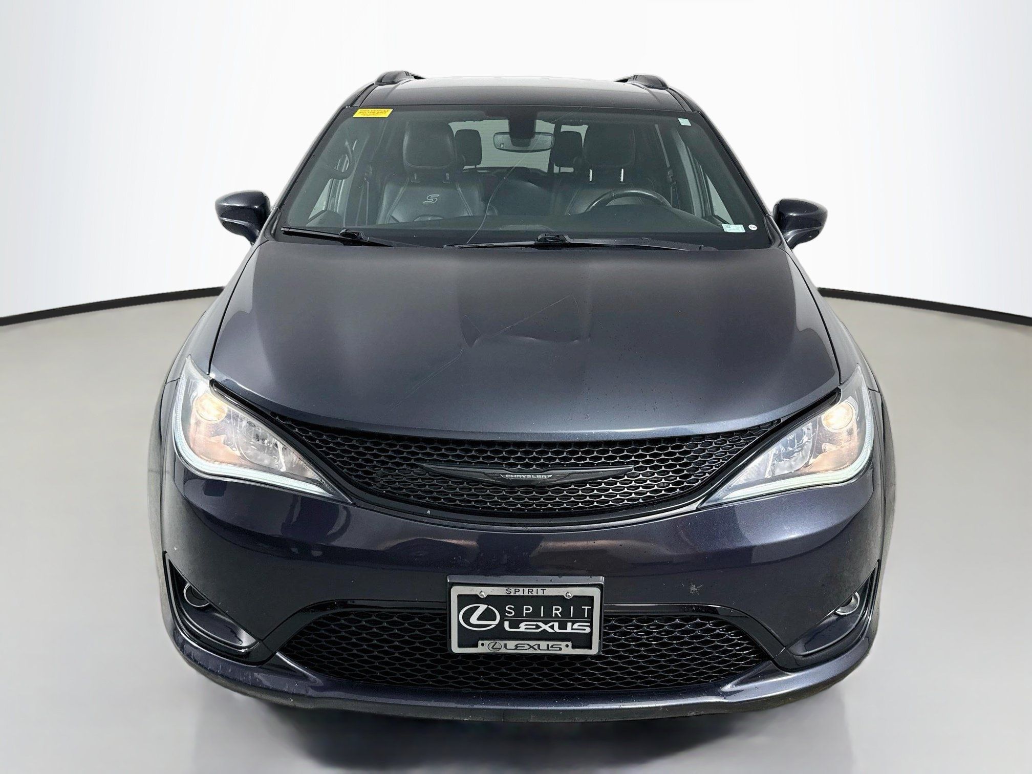 Used 2020 Chrysler Pacifica Touring-L w/ S Appearance Package FWD image 2