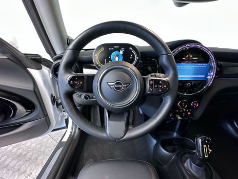 Certified 2024 MINI Cooper SE image 16