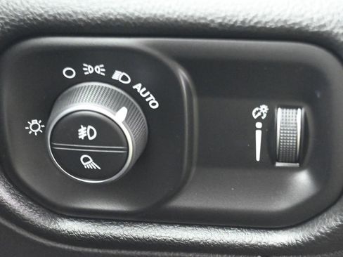 New 2026 RAM 1500 4x4 Crew Cab image 22