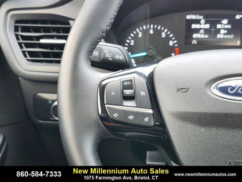 Used 2022 Ford Escape SE w/ Cold Weather Package image 26