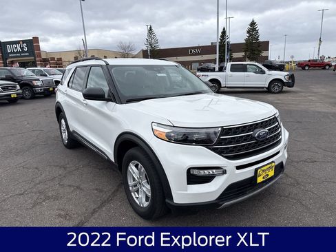 Used 2022 Ford Explorer XLT AWD/4WD image 5
