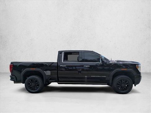 Used 2023 GMC Sierra 2500 Denali w/ Denali Black Diamond Edition image 4
