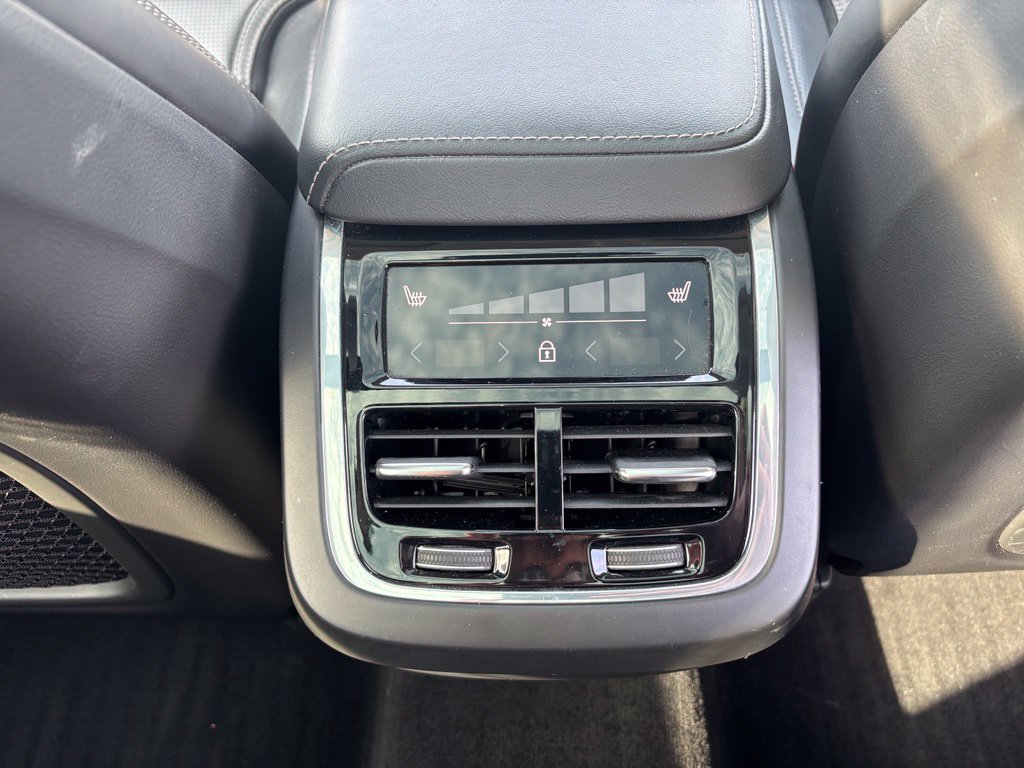 Used 2022 Volvo XC60 B6 Inscription w/ Advanced Package AWD/4WD image 22