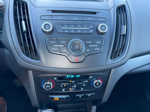 Used 2017 Ford Escape SE image 20