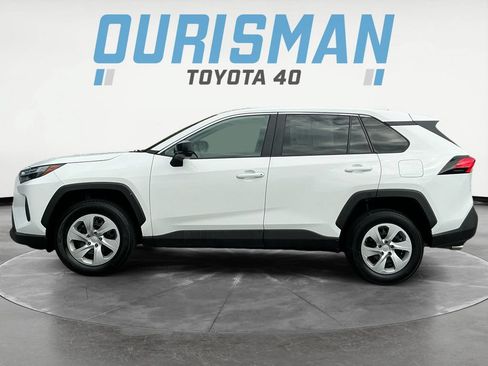 Used 2024 Toyota RAV4 LE AWD/4WD image 4