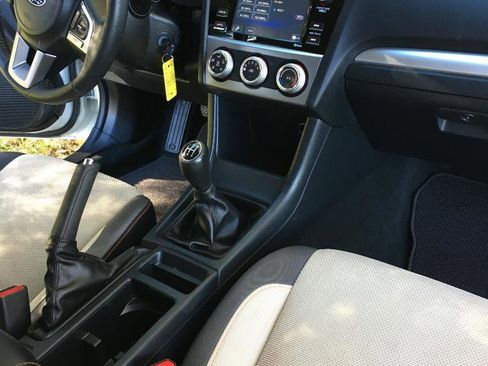 Used 2016 Subaru Crosstrek 2.0i Premium image 19