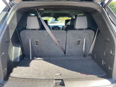 Used 2023 Chevrolet Traverse LT image 52
