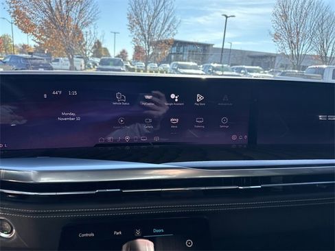 Certified 2025 Cadillac Escalade ESV Premium Luxury Platinum w/ LPO, Floor Liner Package image 13