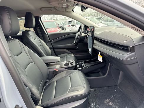 New 2026 Ford Mustang Mach-E Premium image 22