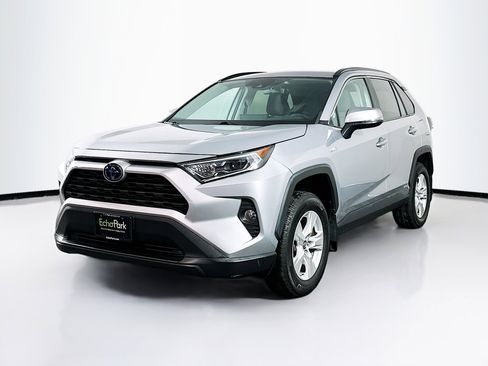 Used 2019 Toyota RAV4 XLE image 3